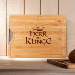 Bambusholz Schneidebrett mit Gravur - Herr der Klinge