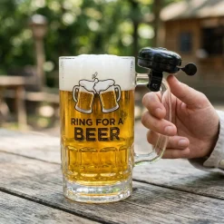 Bierkrug mit Klingel