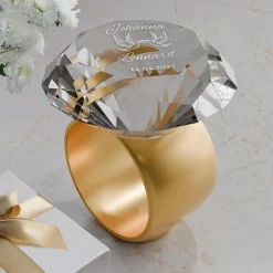 Diamant Kristall mit Liebestauben Gravur und Ring Displayständer