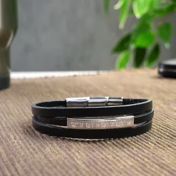 Gewickeltes Lederarmband schwarz - Geokoordinaten