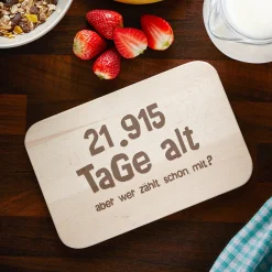 Graviertes Frühstücksbrettchen - Alter in Tagen