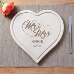 Graviertes Holzherz - Mr. und Mrs.