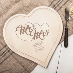 Graviertes Holzherz - Mr. und Mrs.