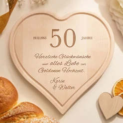 Graviertes Holzherz zur Goldenen Hochzeit