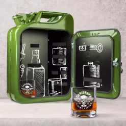Grüne Kanisterbar mit 2 Whiskygläsern mit Gravur - Totenkopf
