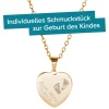 Herzanhänger Gold graviert mit Kette - Babyfüße