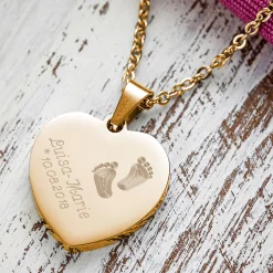 Herzanhänger Gold graviert mit Kette - Babyfüße