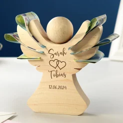 Holzengel mit Gravur zur Hochzeit - Geldgeschenk für Paare