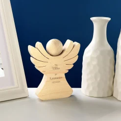 Holzengel mit Gravur zur Kommunion