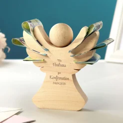 Holzengel mit Gravur zur Konfirmation
