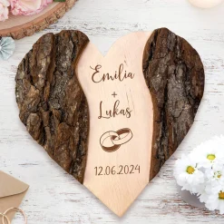 Holzherz mit Rinde zur Hochzeit - Ringe