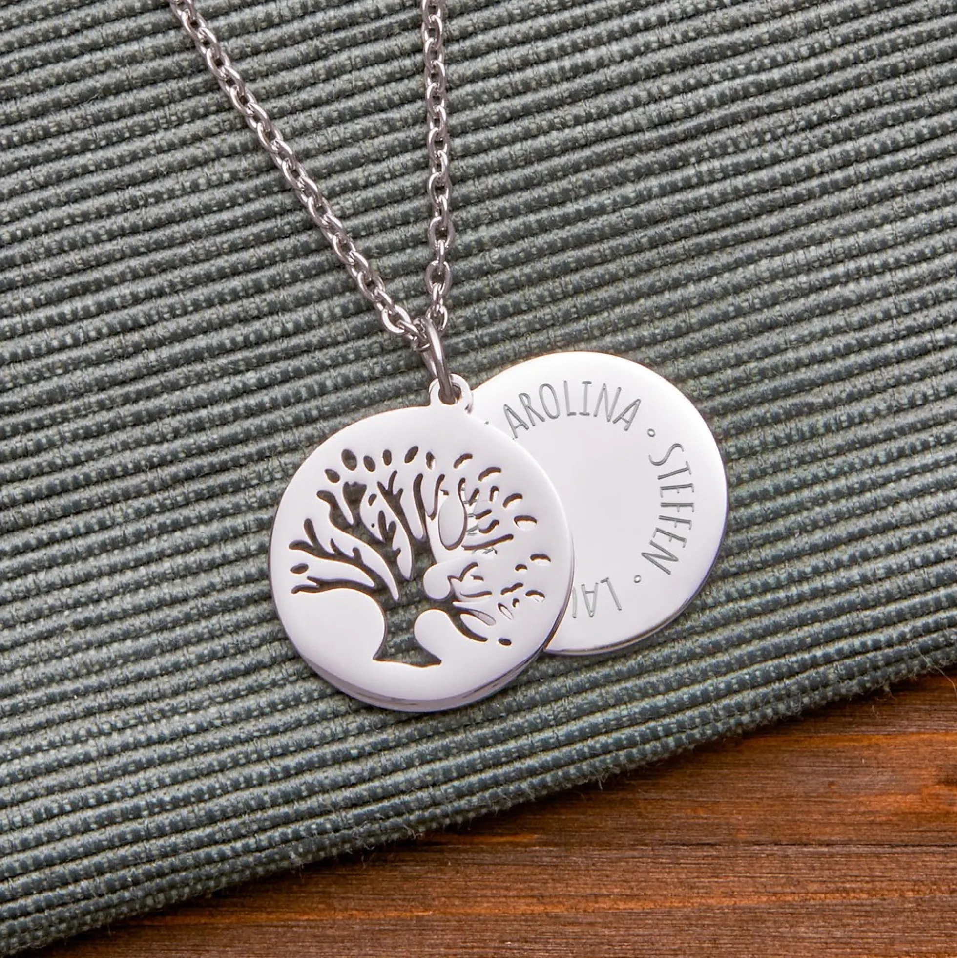 Kette mit graviertem Baum Anhänger Silber - Namen