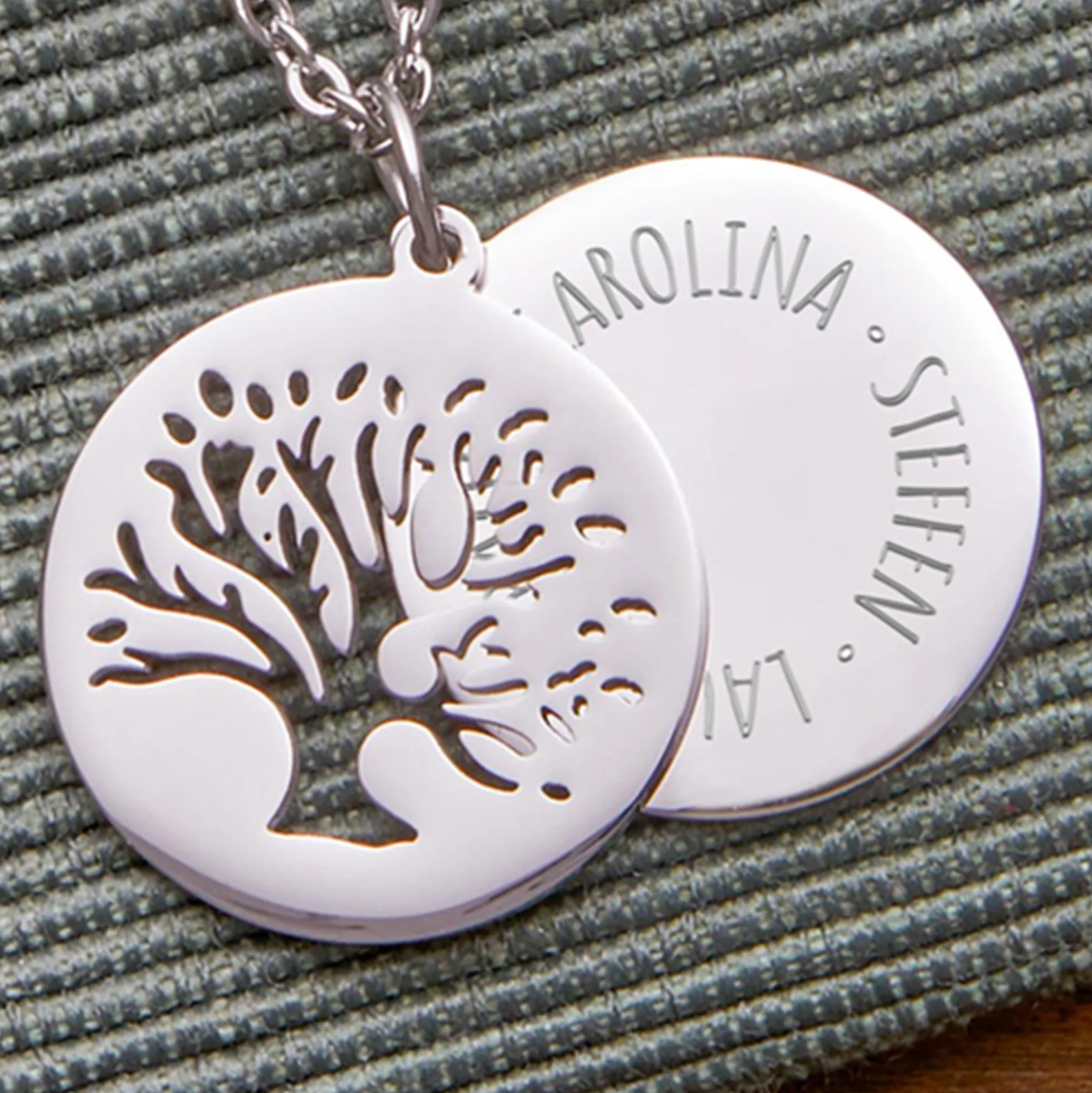 Kette mit graviertem Baum Anhänger Silber - Namen