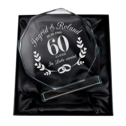 Personalisierter Glaspokal mit Facettenschliff zur Diamanthochzeit - 60 Jahre