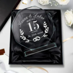 Personalisierter Glaspokal mit Facettenschliff zur Kristallhochzeit - 15 Jahre