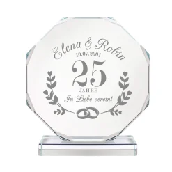 Personalisierter Glaspokal mit Facettenschliff zur Silberhochzeit - 25 Jahre