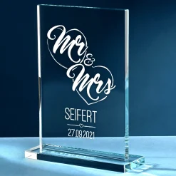 Personalisierter Glaspokal zur Hochzeit - Mr and Mrs