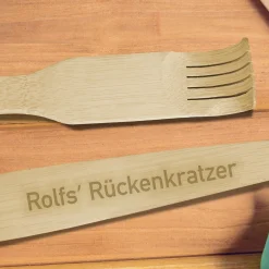 Personalisierter Rückenkratzer mit Massagerollen