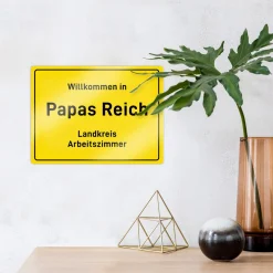 Personalisiertes Ortsschild mit Gravur - Papas Reich