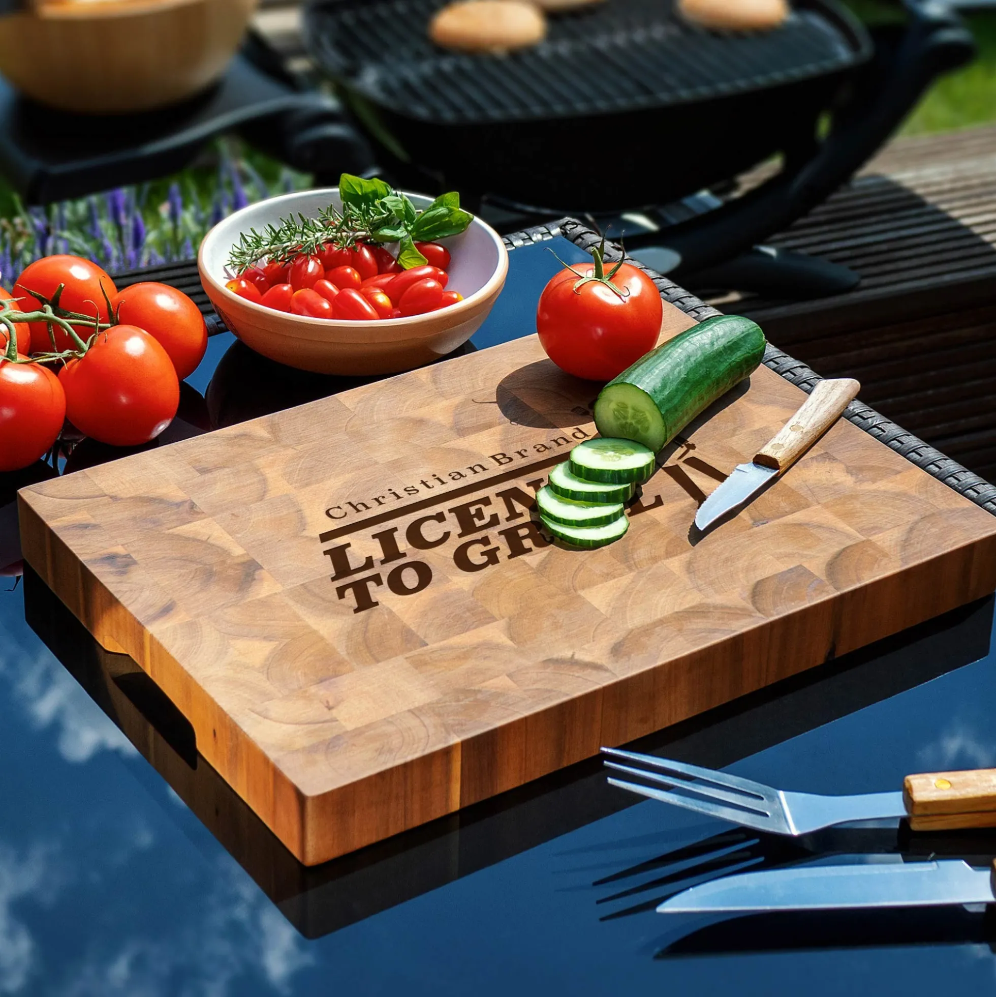 Premium Stirnholz Schneideblock Akazie mit Licence to Grill Gravur