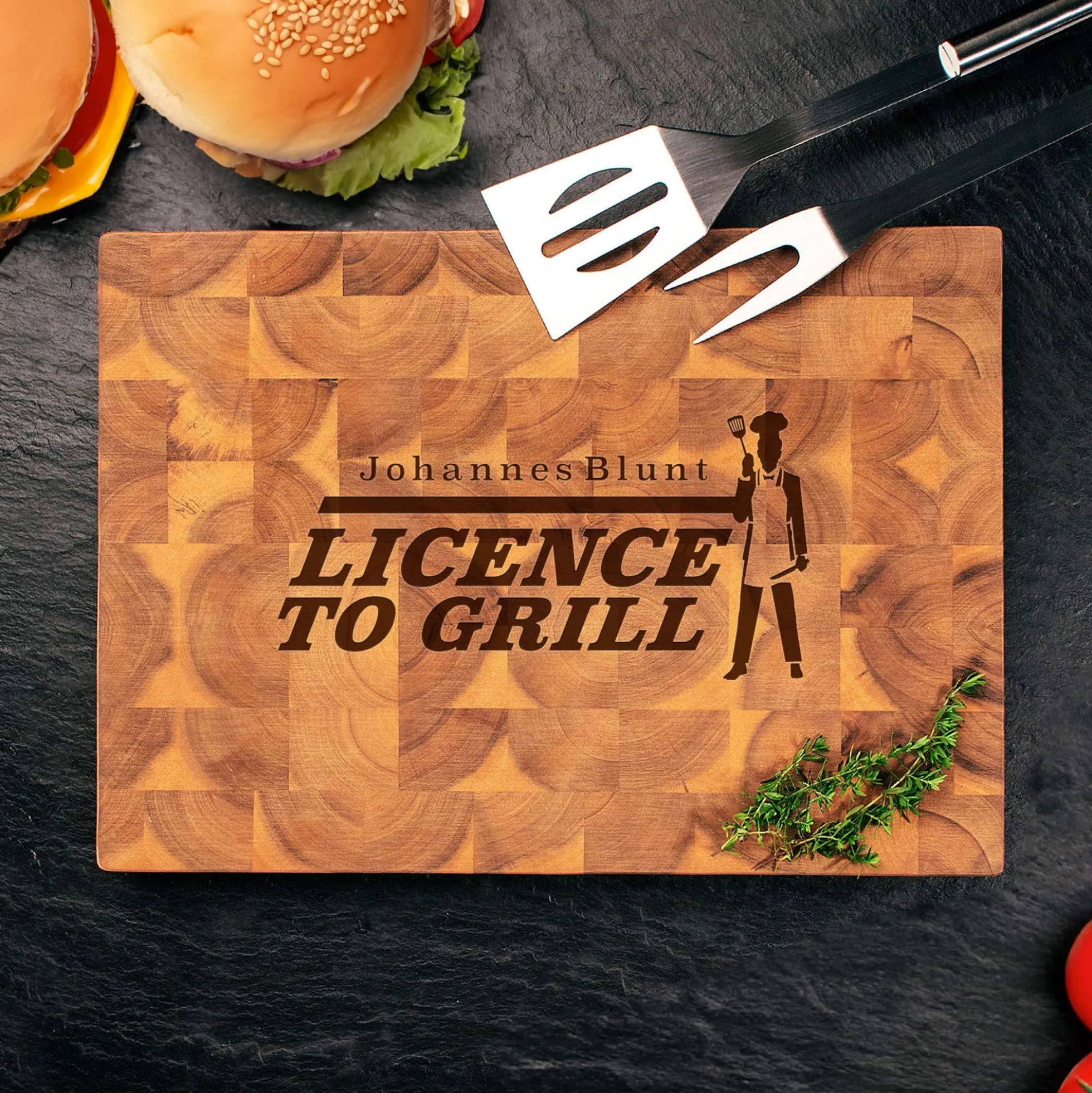Premium Stirnholz Schneideblock Akazie mit Licence to Grill Gravur