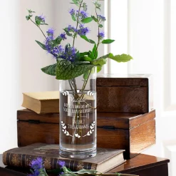 Runde Vase mit Gravur - Blumenherz für Oma