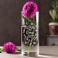 Runde Vase mit Gravur - Blumenherz Oma