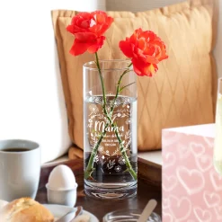 Runde Vase mit Gravur - Blumenherz für Mama