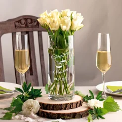 Runde Vase zur Hochzeit - Ringe Gravur