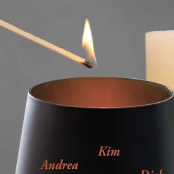 Schwarzes Windlicht mit Gravur Family - Bronze