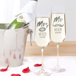 Sektgläser - Mr and Mrs mit Motiv und Namensgravur