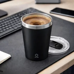 Selbst umrührender Becher To Go mit Deckel