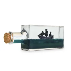 Unsinkbares Piratenschiff in der Flasche