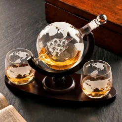 Whisky Set mit Globus Karaffe und 2 Gläsern - Segelschiff